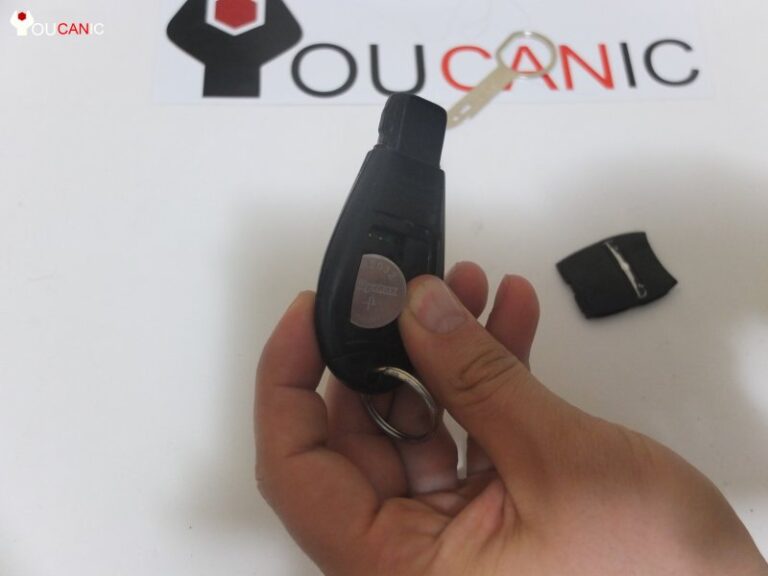 Chrysler Key Fob Battery Replacement Instructions