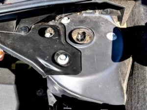 Nissan Front Strut Replacement Guide