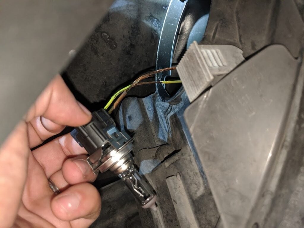 MercedesBenz Headlight Fuse Keep Blowing, New Bulb YOUCANIC