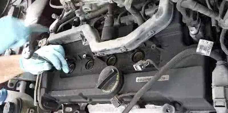 Hyundai Sparkplug Replacement - How To Change Spark Plugs On 1.6L Hyundai Engine