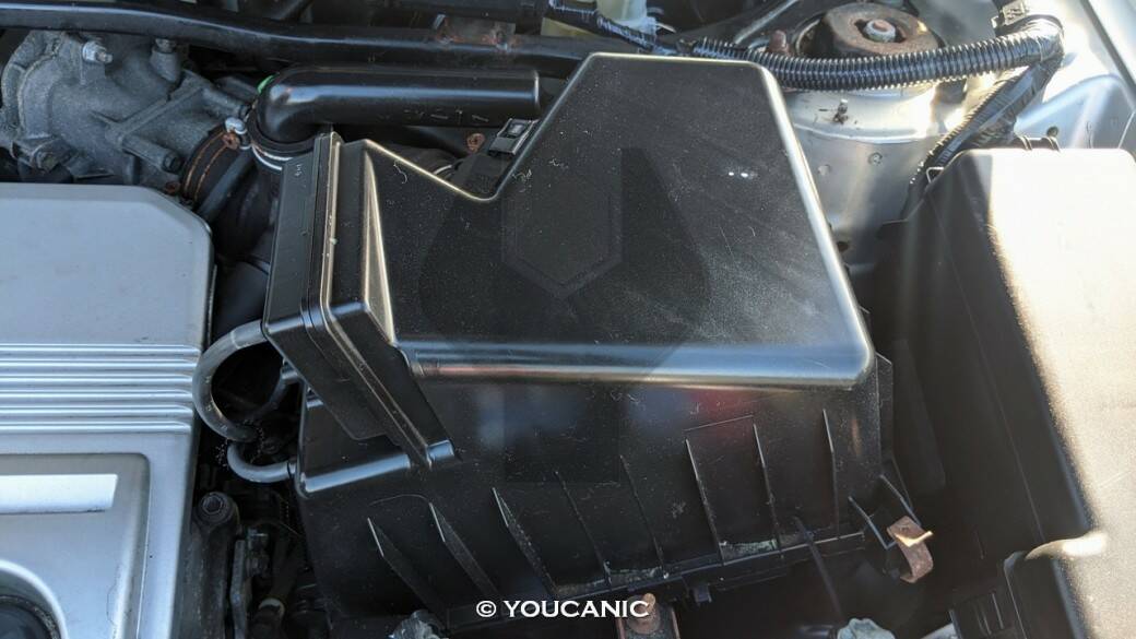 Replacing Toyota Engine Air Filter