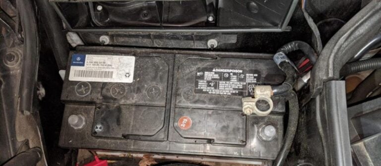 How To Replace The Battery On A Mercedes-Benz | C-class W203 W209