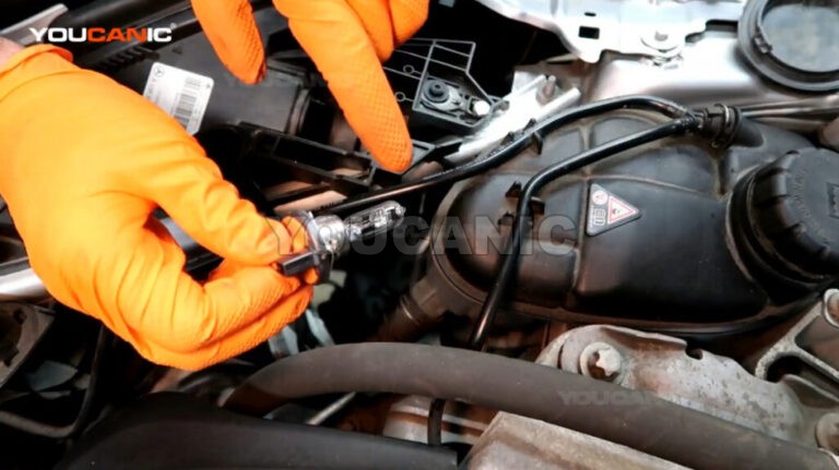 Mercedes-Benz Reduce Engine Oil Level Warning Message