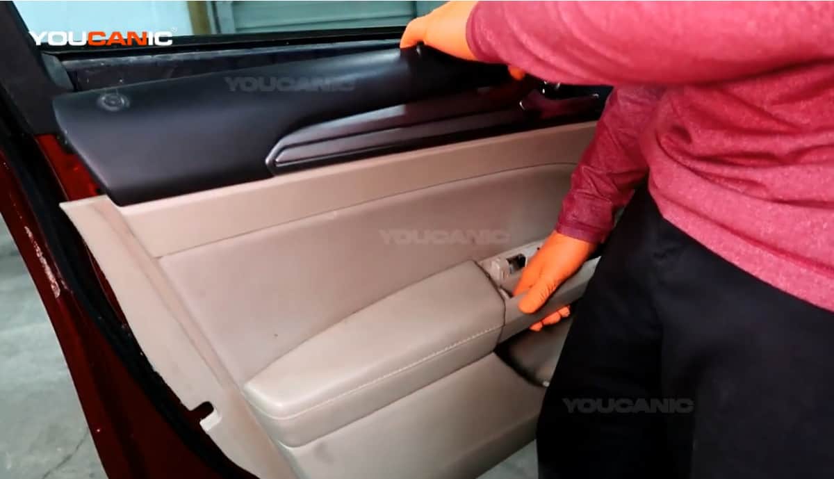 Removing The Door Panel Of The Ford Fusion - 2013-2020 Ford Fusion Door Panel Removal