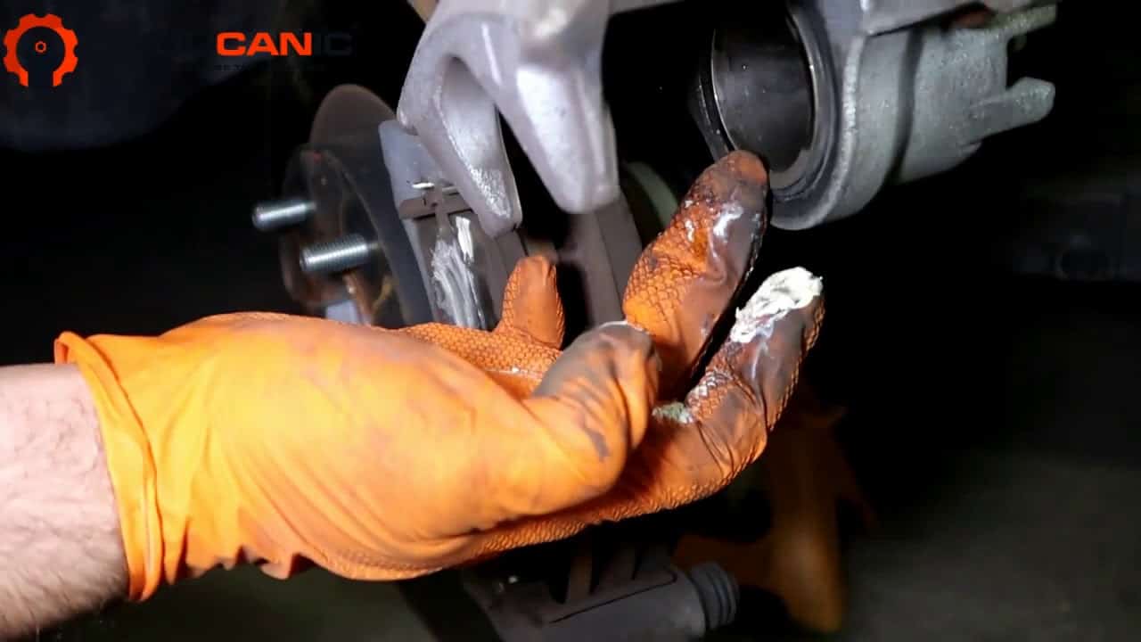 Mitsubishi Outlander Front Brake Pad Replacement YOUCANIC