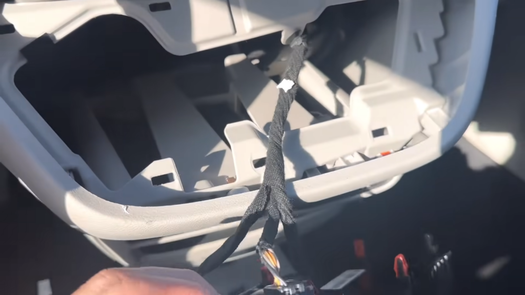 Chrtsler Pacifica 1 - Fca Chrysler Jeep Dodge Fiat Ram Security Gateway Module Location