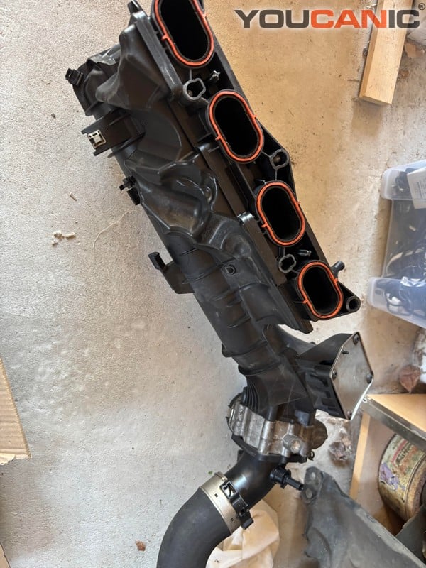 2013 Mercedes Benz3 - 2013 Mercedes Benz C180 | How One Bolt Caused So Many Problems!